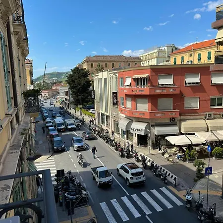 Via Roma 20 * סנרמו